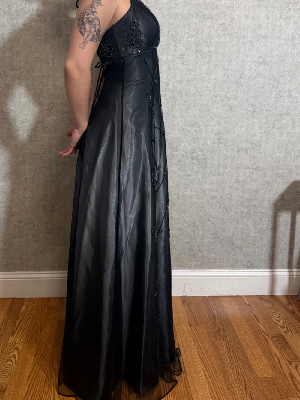 Vintage Cache Beaded Halter Neck Evening Dress with beaded details - Picture 3 of 11
